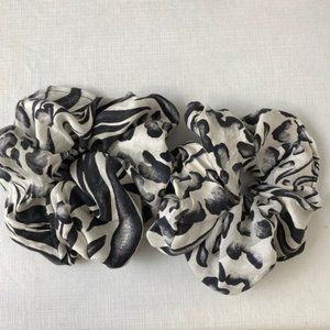 Srunchie Animal Print Upcycled Slik 2